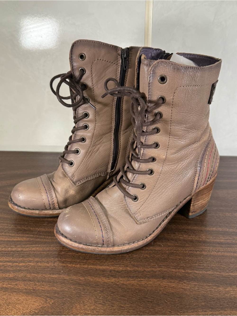 Taos Fab Combat Boots 39 US 8-8.5 Tan Chunky Heels Gorpcorp Granola Boho Leather - Picture 3 of 12